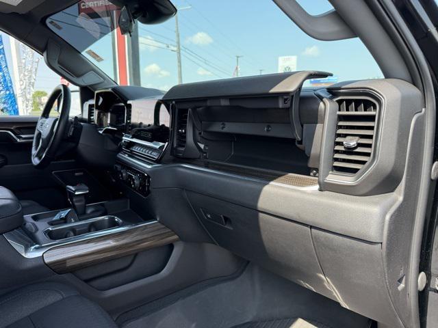 Photo of 2022 Black Chevrolet Silverado 1500