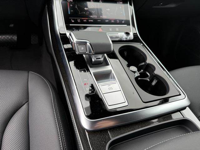 Photo of 2025 Glacier White Metallic Audi Q8
