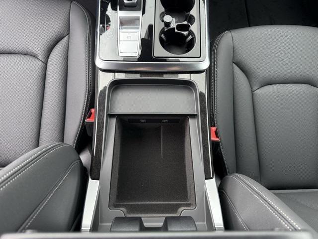 Photo of 2025 Glacier White Metallic Audi Q8