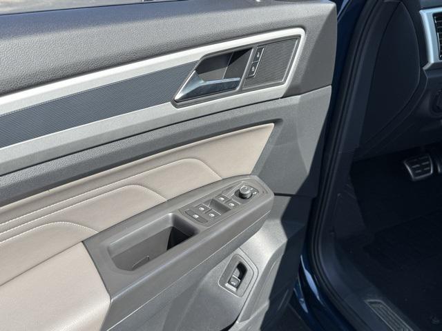 Photo of 2022 Tourmaline Blue Metallic Volkswagen Atlas