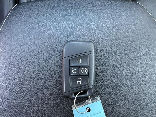 Photo of 2022 Tourmaline Blue Metallic Volkswagen Atlas