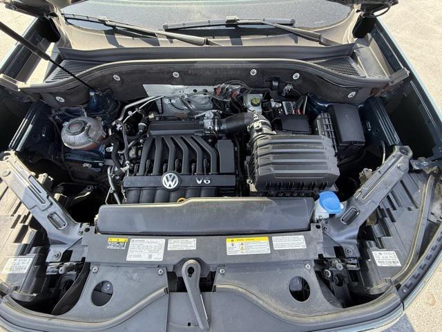 Photo of 2022 Tourmaline Blue Metallic Volkswagen Atlas