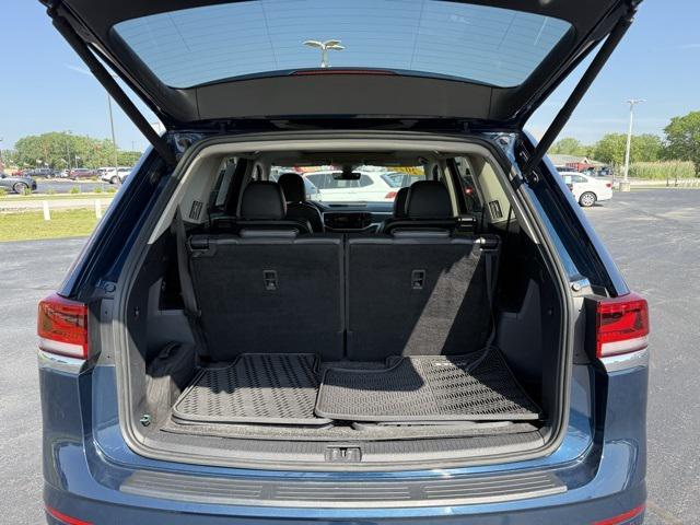 Photo of 2022 Tourmaline Blue Metallic Volkswagen Atlas
