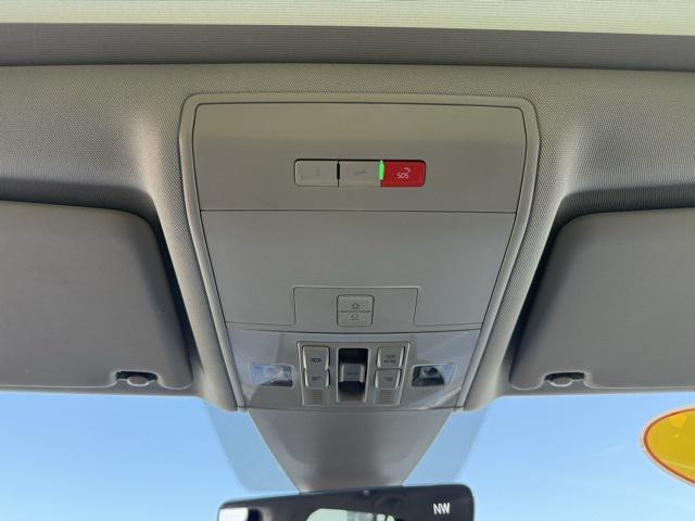 Photo of 2022 Tourmaline Blue Metallic Volkswagen Atlas