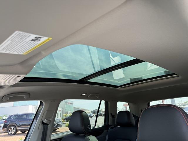 Photo of 2025 Pure Gray Volkswagen Atlas