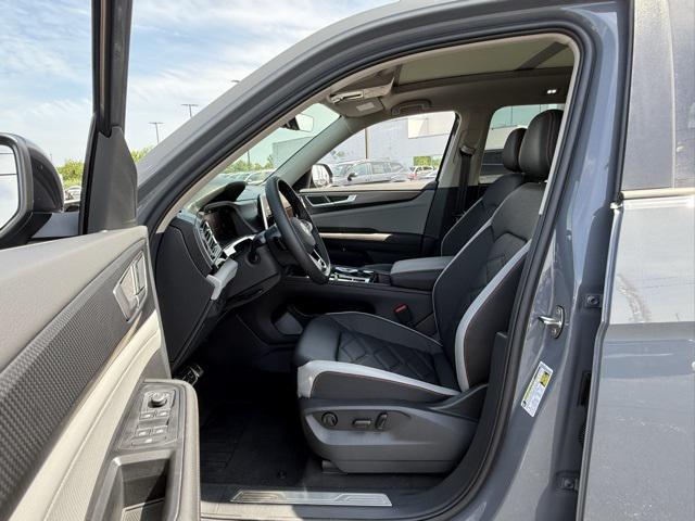 Photo of 2025 Pure Gray Volkswagen Atlas