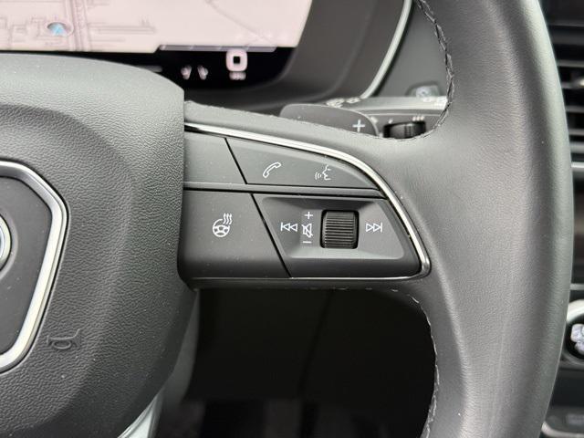 Photo of 2025 Glacier White Audi Q5