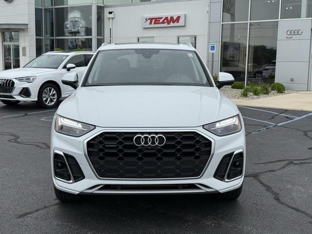 Photo of 2025 Glacier White Audi Q5