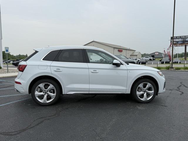 Photo of 2025 Glacier White Audi Q5