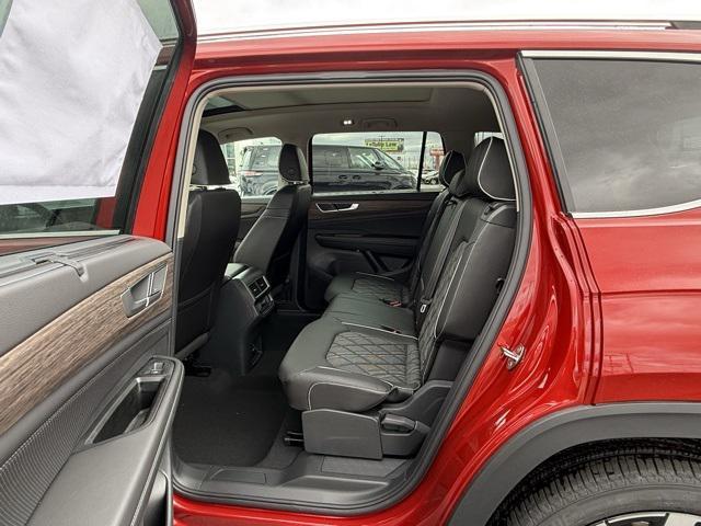 Photo of 2025 Red Metallic Volkswagen Atlas