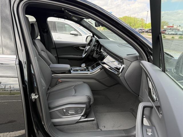 Photo of 2025 Mythos Black Metallic Audi Q7