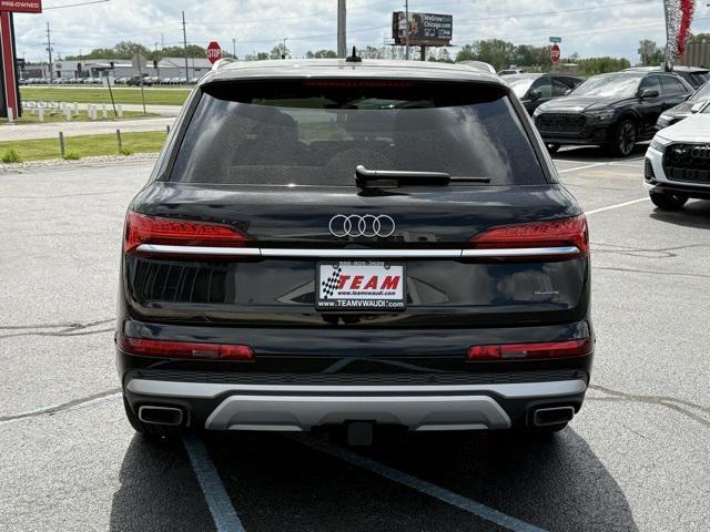 Photo of 2025 Mythos Black Metallic Audi Q7