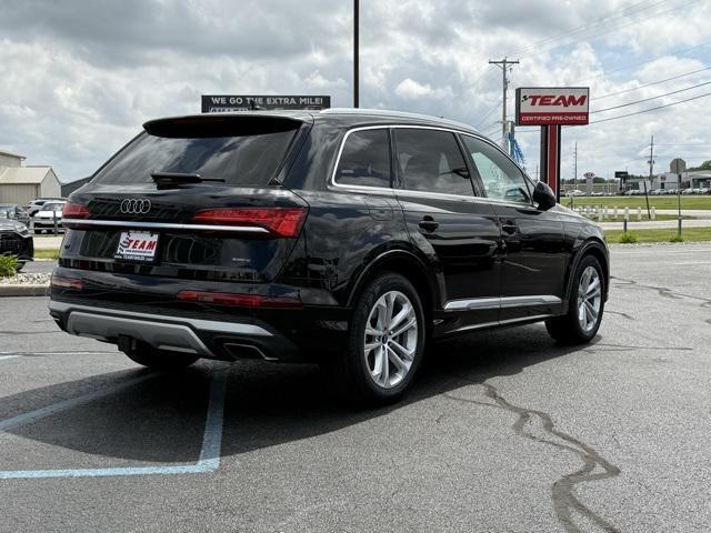Photo of 2025 Mythos Black Metallic Audi Q7