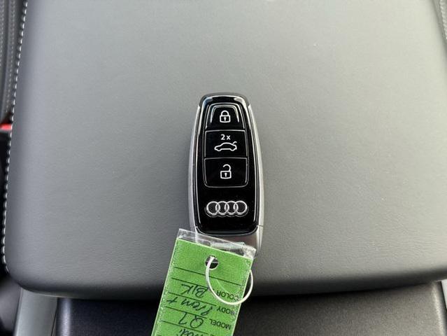 Photo of 2025 Mythos Black Metallic Audi Q7