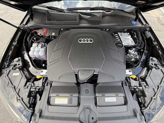 Photo of 2025 Mythos Black Metallic Audi Q7