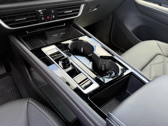 Photo of 2025 Silver Mist Metallic Volkswagen Atlas Cross Sport