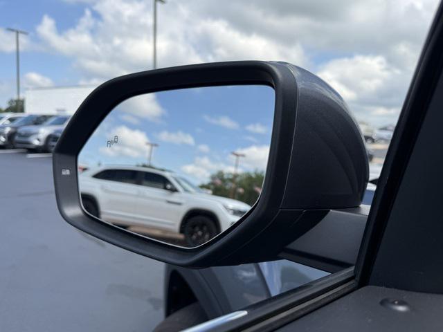 Photo of 2025 Silver Mist Metallic Volkswagen Atlas Cross Sport