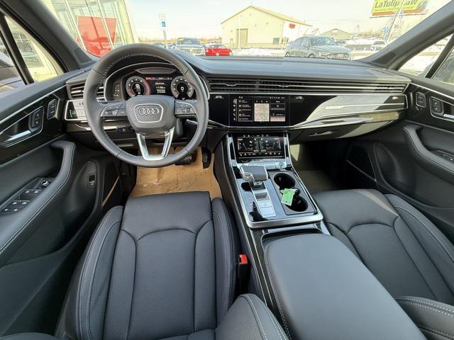 Photo of 2025 Mythos Black Metallic Audi Q7