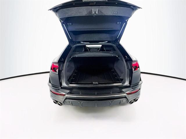 Photo of 2024 Black Lamborghini Urus