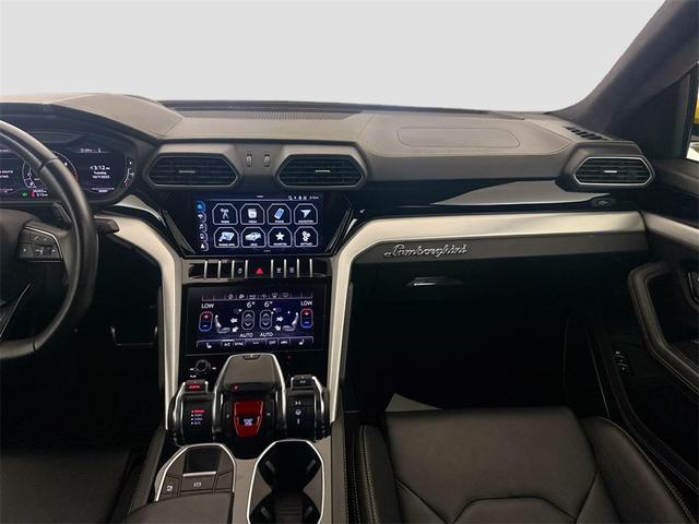 Photo of 2022 Giallo Auge Metallic Lamborghini Urus
