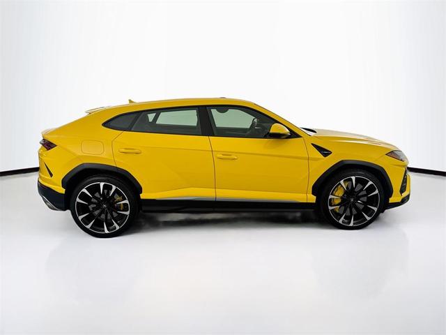 Photo of 2022 Giallo Auge Metallic Lamborghini Urus