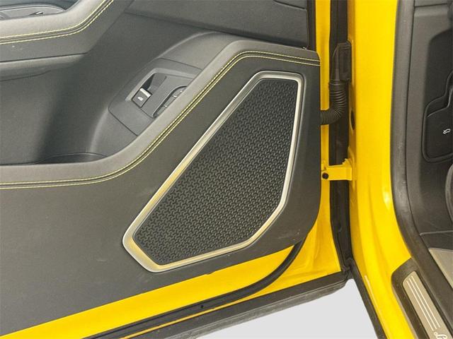 Photo of 2022 Giallo Auge Metallic Lamborghini Urus
