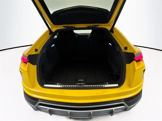 Photo of 2022 Giallo Auge Metallic Lamborghini Urus