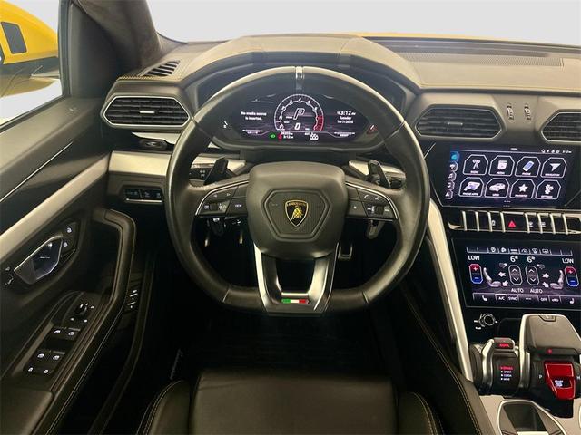 Photo of 2022 Giallo Auge Metallic Lamborghini Urus