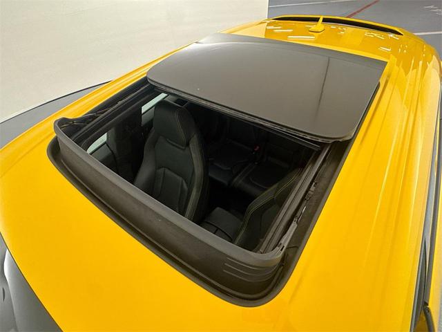 Photo of 2022 Giallo Auge Metallic Lamborghini Urus