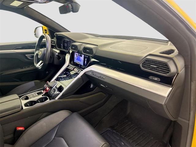Photo of 2022 Giallo Auge Metallic Lamborghini Urus