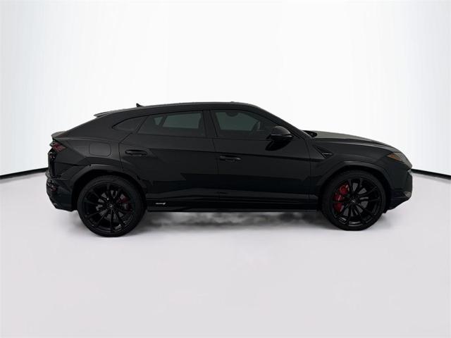 Photo of 2023 Black Lamborghini Urus