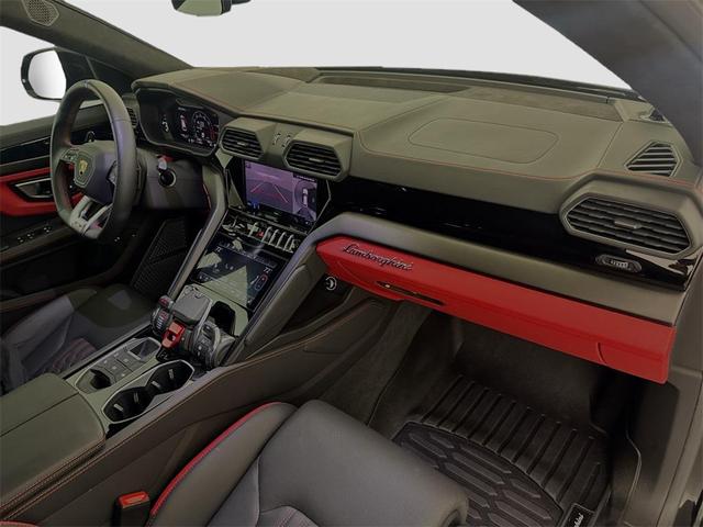 Photo of 2023 Black Lamborghini Urus