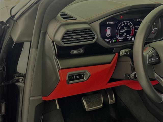 Photo of 2023 Black Lamborghini Urus