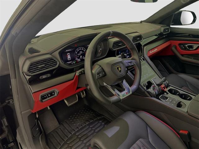 Photo of 2023 Black Lamborghini Urus