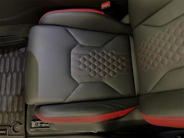 Photo of 2023 Black Lamborghini Urus