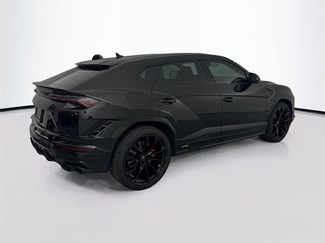 Photo of 2023 Black Lamborghini Urus