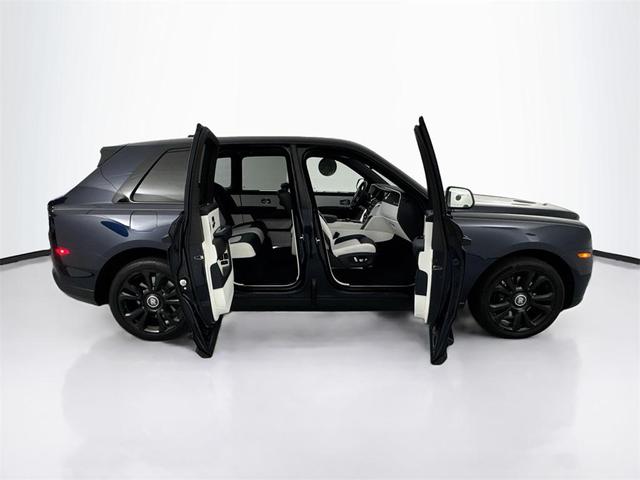 Photo of 2020 Blue Rolls-Royce Cullinan