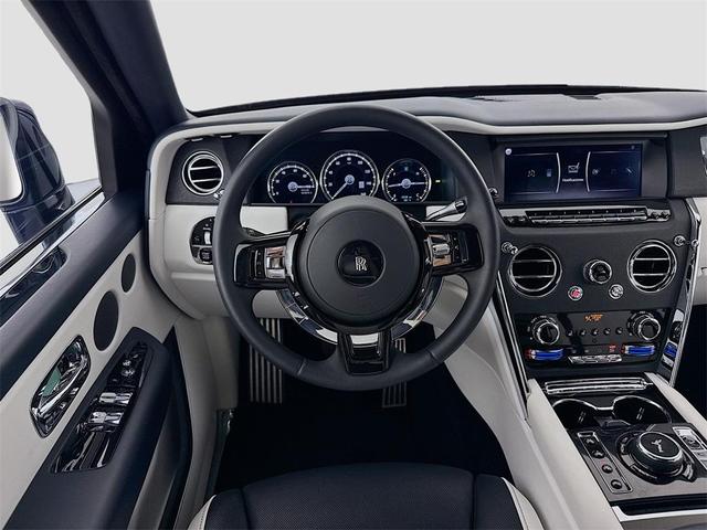 Photo of 2020 Blue Rolls-Royce Cullinan