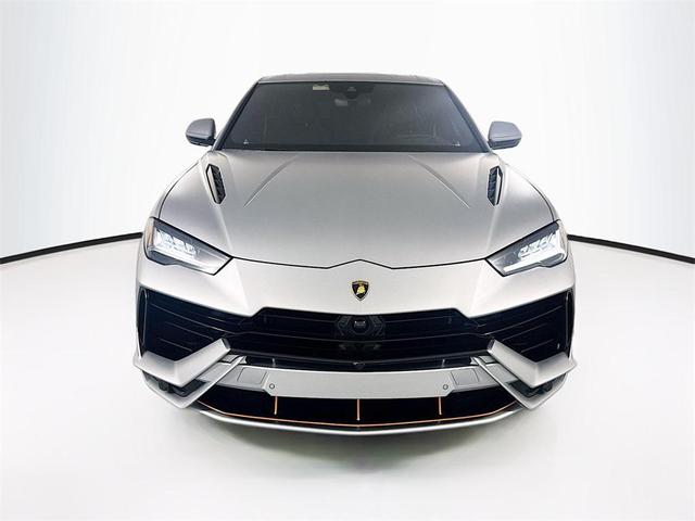 Photo of 2023 Silver Lamborghini Urus