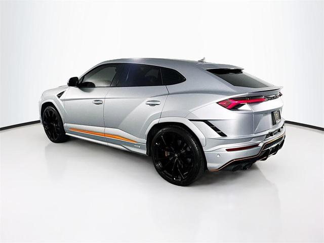 Photo of 2023 Silver Lamborghini Urus