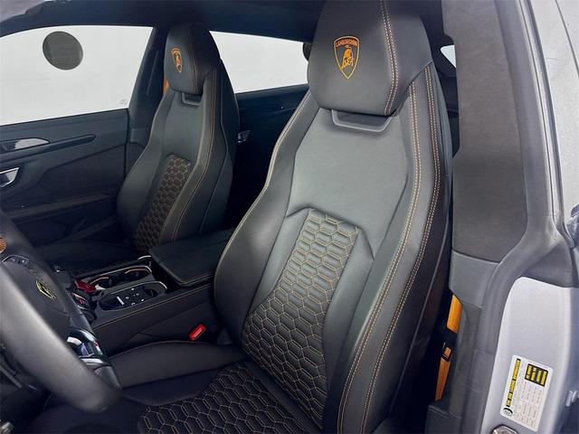 Photo of 2023 Silver Lamborghini Urus