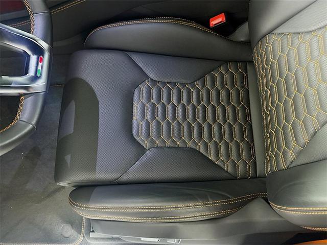 Photo of 2023 Silver Lamborghini Urus