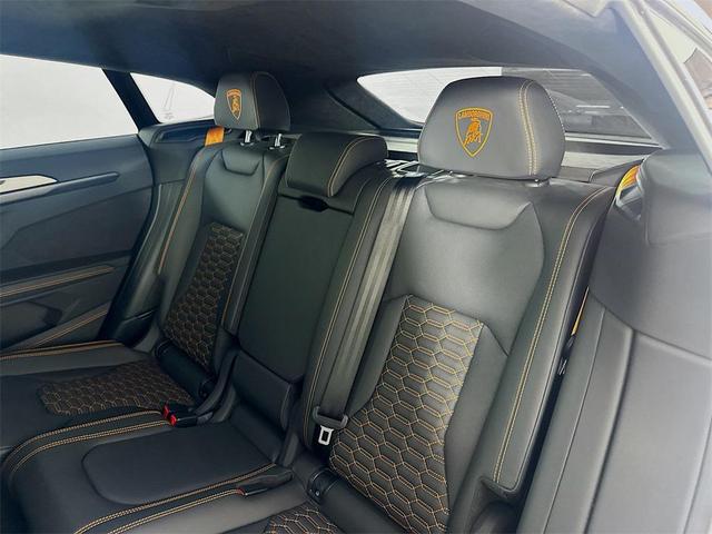 Photo of 2023 Silver Lamborghini Urus