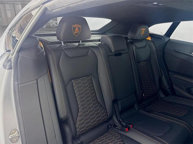 Photo of 2023 Silver Lamborghini Urus
