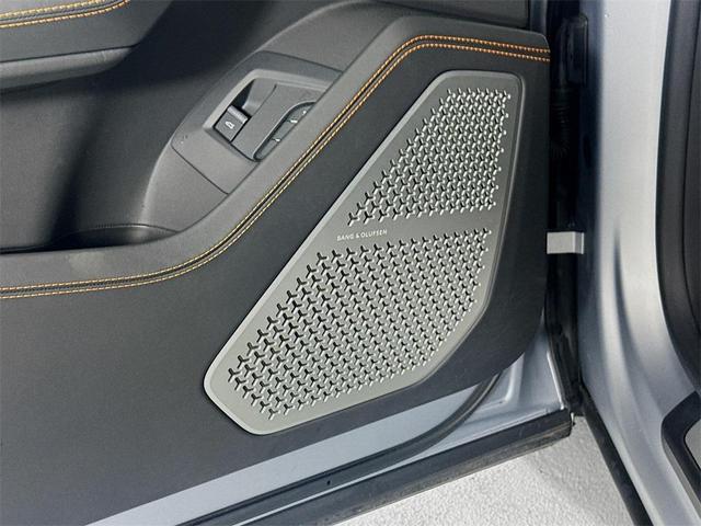 Photo of 2023 Silver Lamborghini Urus