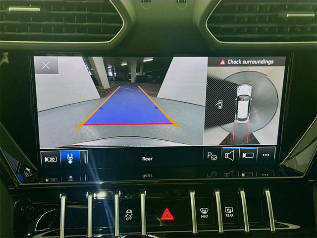 Photo of 2023 Silver Lamborghini Urus