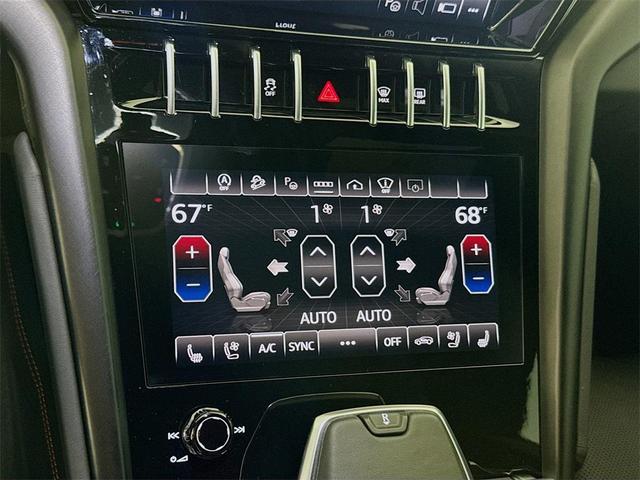 Photo of 2023 Silver Lamborghini Urus