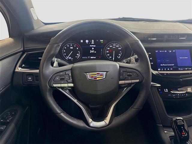 Photo of 2024 Crystal White Tricoat Cadillac XT6