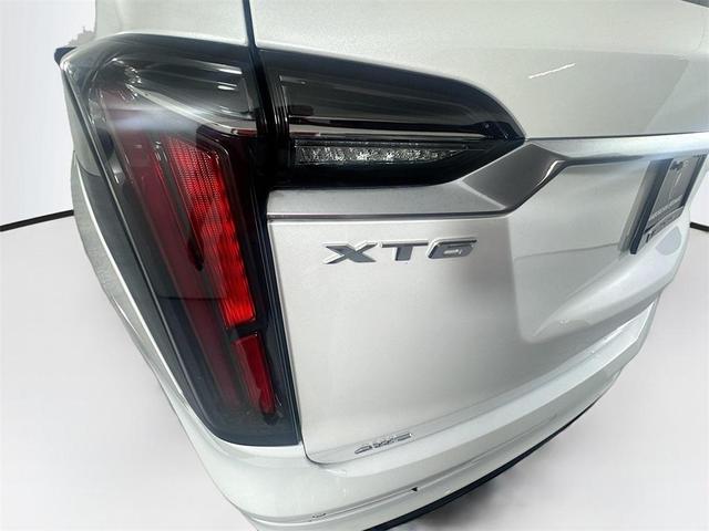 Photo of 2024 Crystal White Tricoat Cadillac XT6