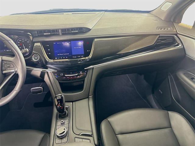 Photo of 2024 Crystal White Tricoat Cadillac XT6